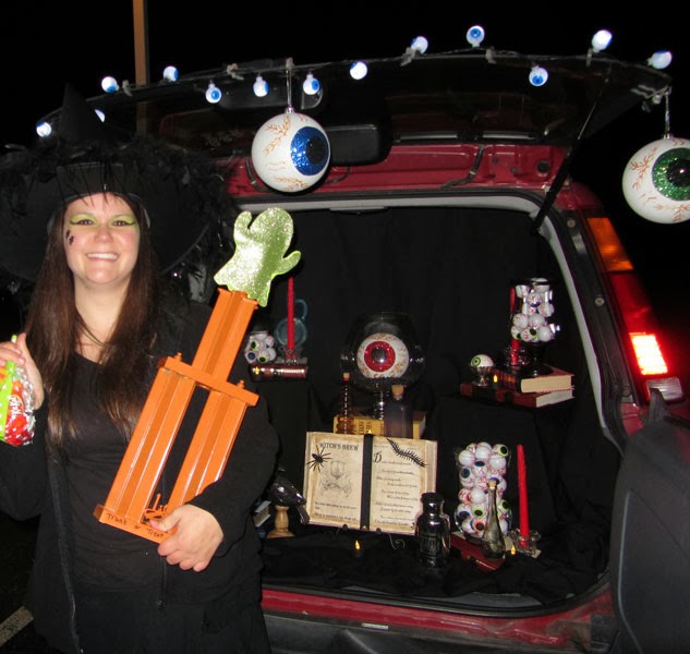 CONTROLLING Craziness: DIY Halloween Trophies for Trunk or ... CONTROLLING Craziness: DIY Halloween Trophies for Trunk or ...