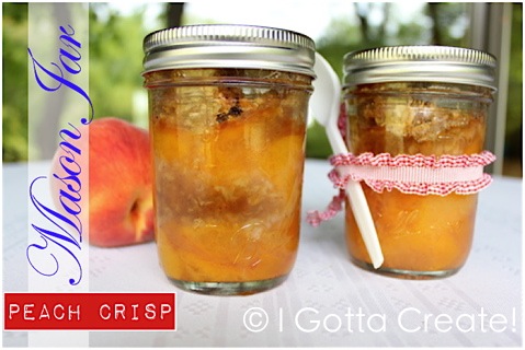 Adorable, portable peach crisp baked in mason jars. Perfect for picnics, tailgating and camping! | Recipe and instructions at I Gotta Create!