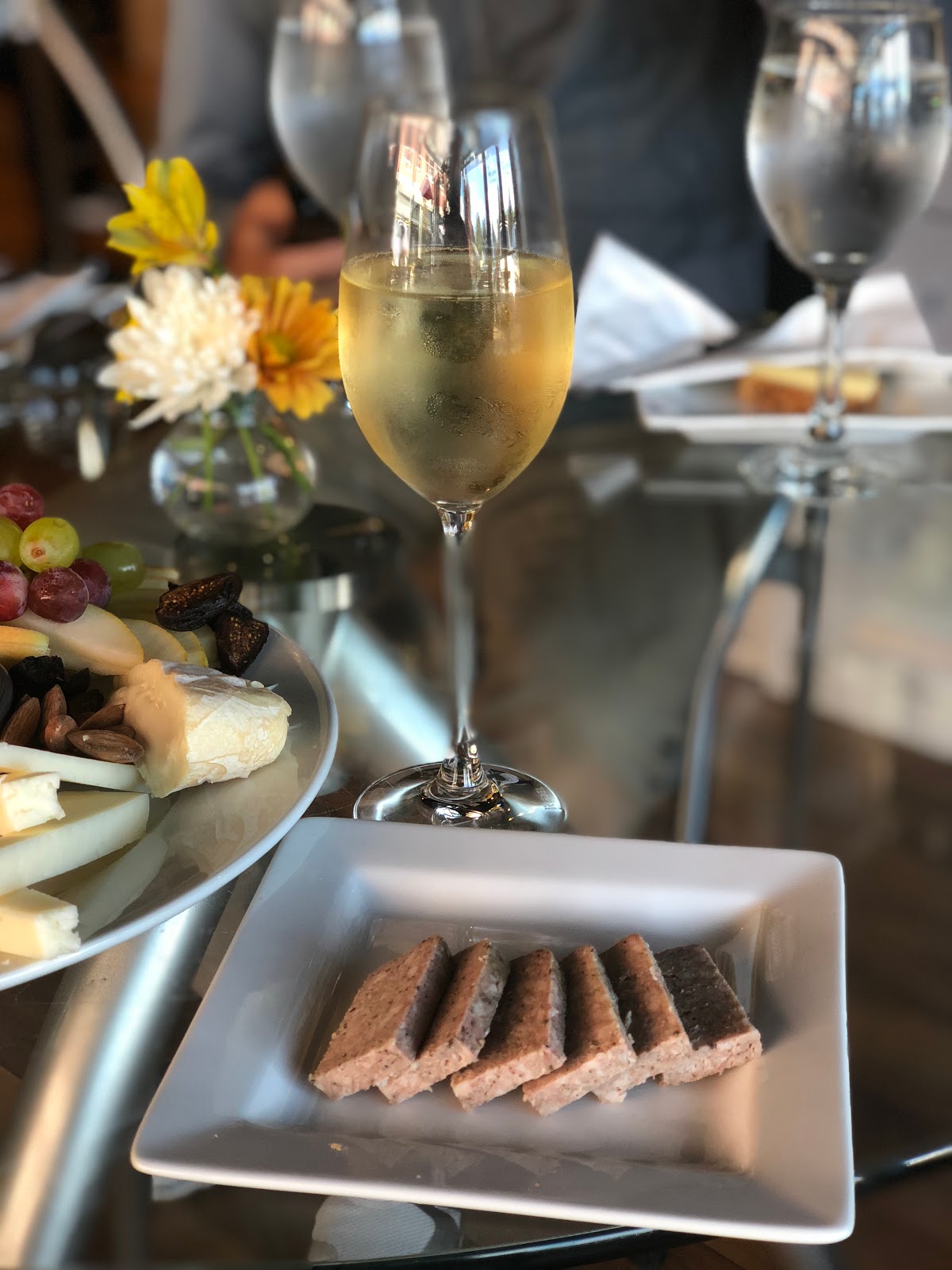 GREAT EATS HAWAII BROADWAY WINE MERCHANTS EUGENE, OREGON