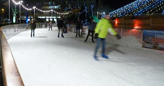 Pista de patinaje sobre hielo Ice Rink. Pista de patinaje sobre hielo Ice Rink.