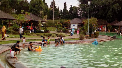 kolam mandi air panas subang