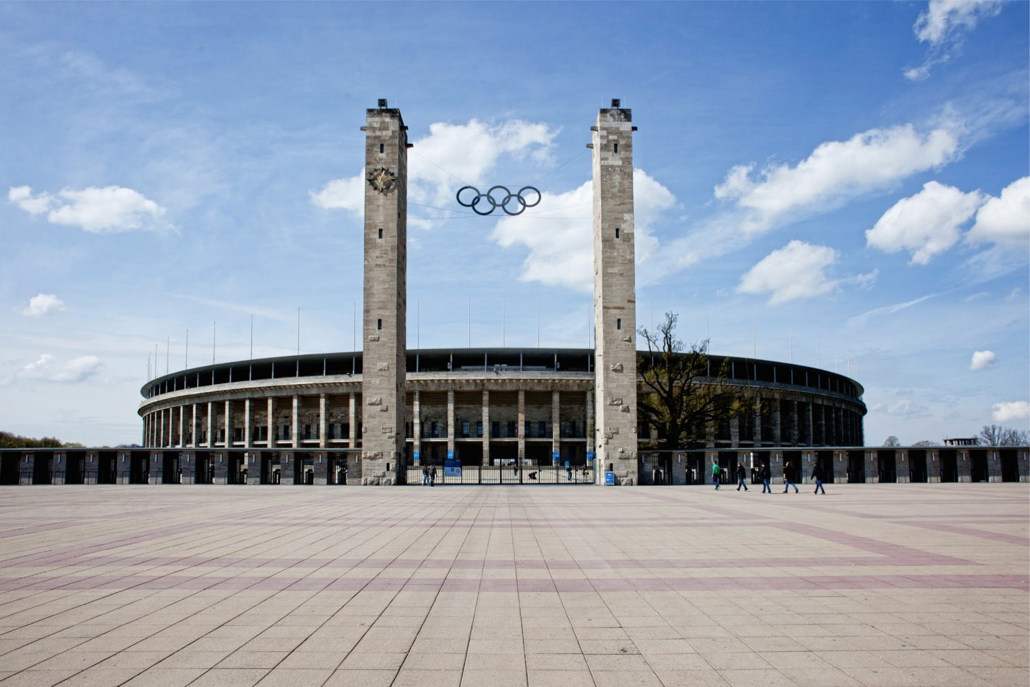 Educación Física y Cultura Física EL ESTADIO OLÍMPICO DE BERLÍN