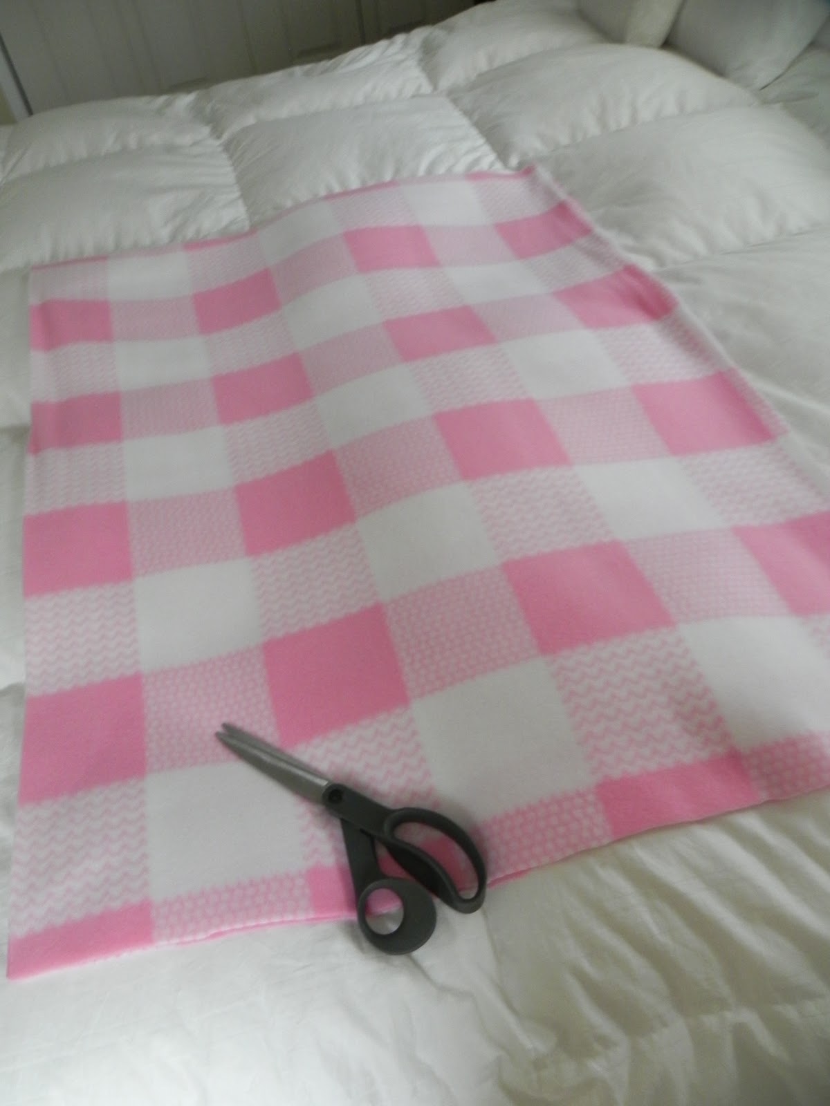 LIFES LITTLE GARDEN No Sew Fleece Baby Blanket