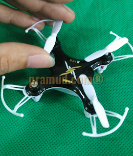 cara copot / melepas baling-baling drone syma X12S