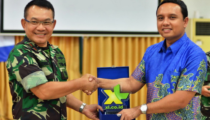 XL Kirim 100 Mahasiswa ke Akademi Militer Magelang