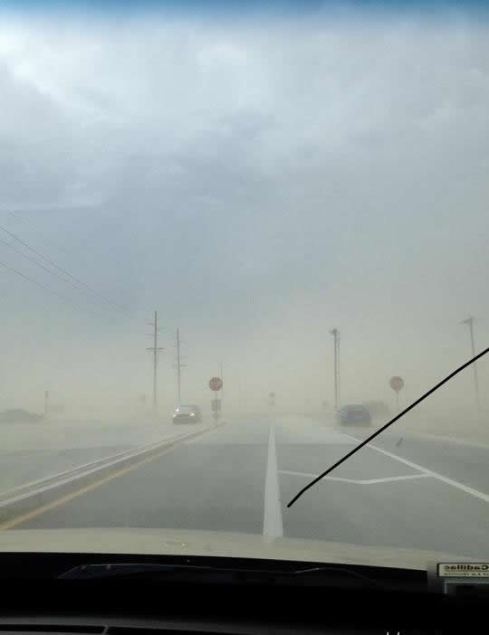 OddFuttos, When The Photos Speak Photos Dust storm hit Dubai and lack