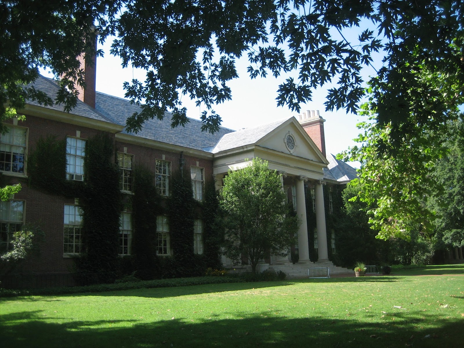 RENeW Summer Scenes from Old Deerfield and its Great Schools The