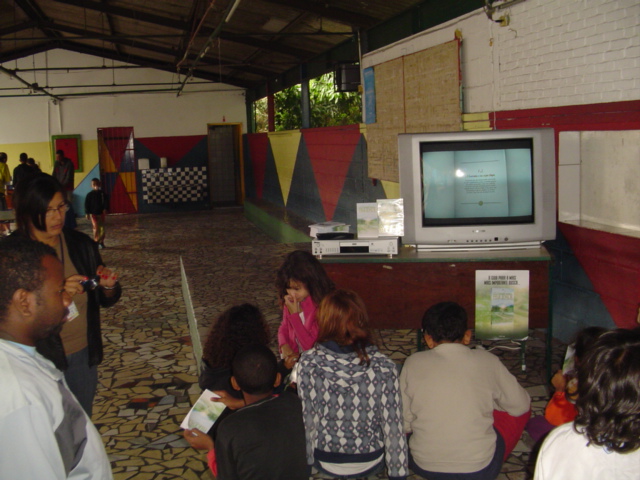 Instituto Caminho para a Felicidade no Brasil: Escola Cacilda Becker ...