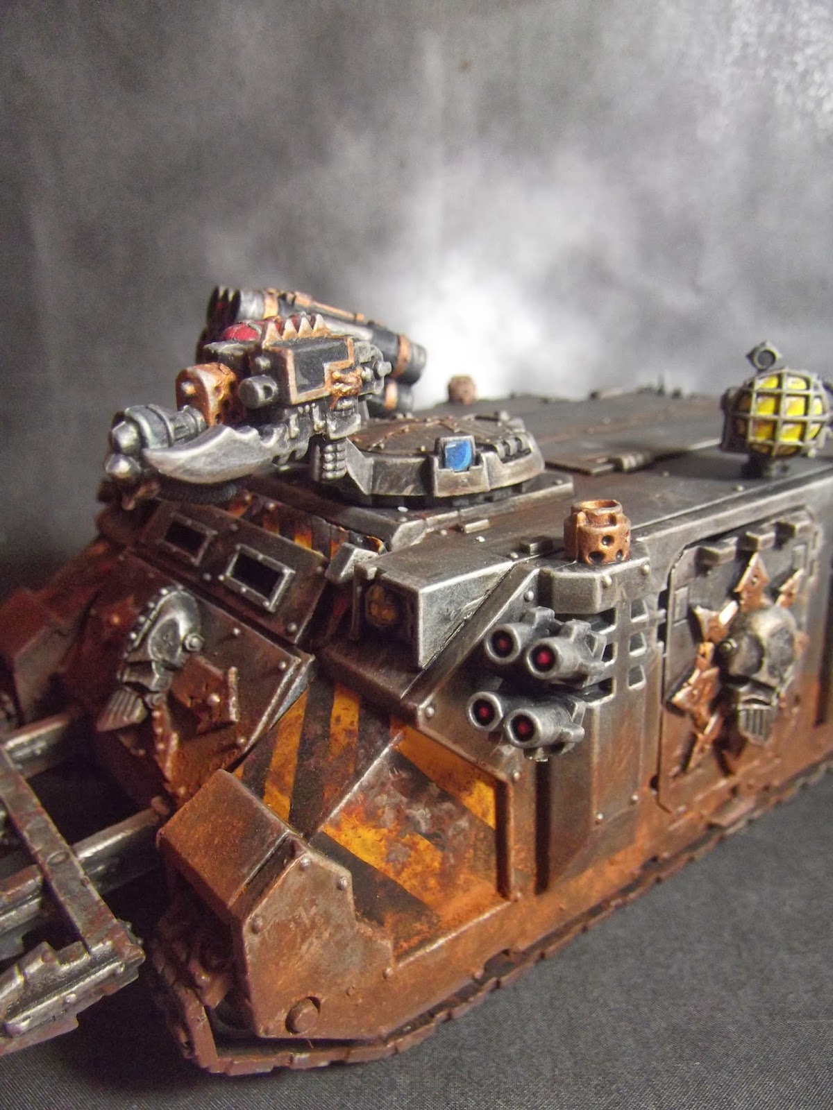 Well Painted Warhammer 40k Iron Warriors rhino Horus heresy 30k games workshop e