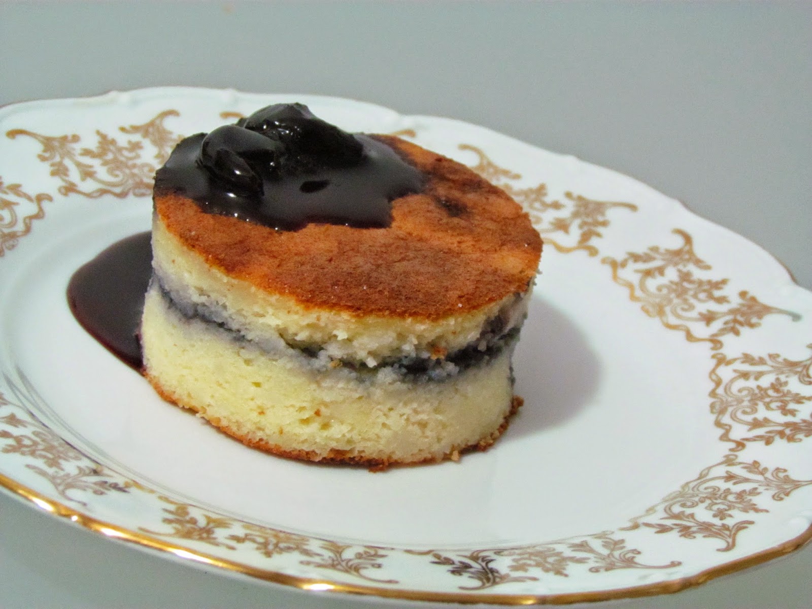 Budinca de gris cu dulceata de cirese negre / Semolina pudding with black cherry jam