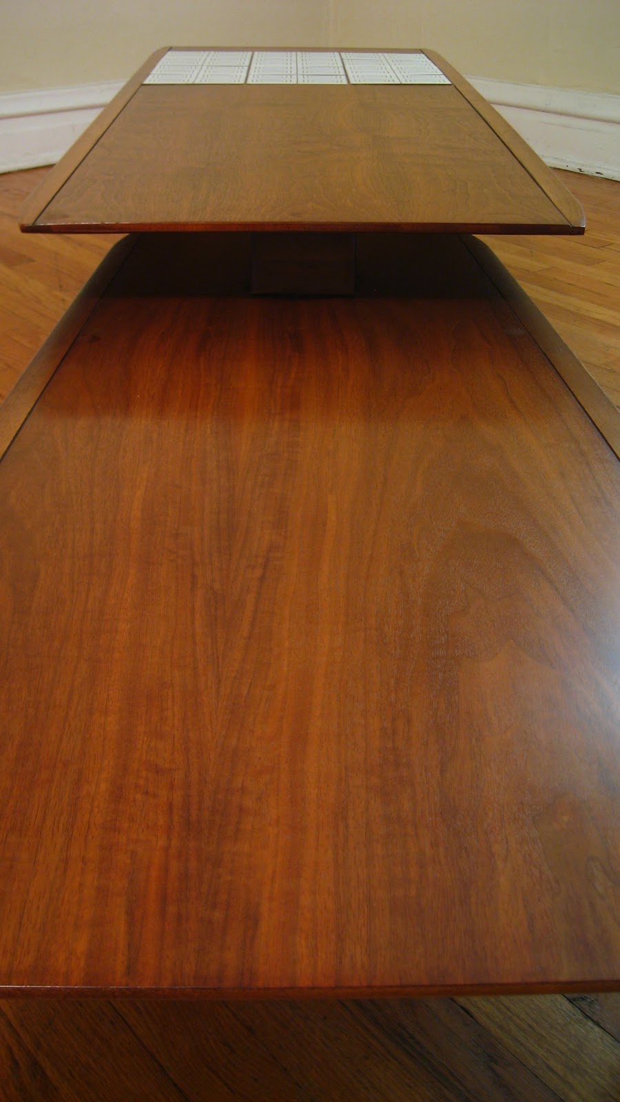 flatout design Lane Swivel Coffee Table