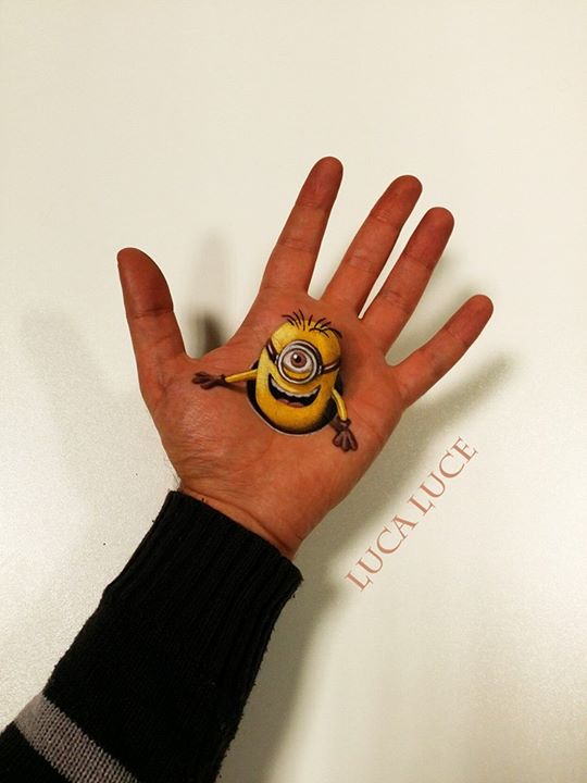 08-Minion-Luca-Luce-Body-Painting-with-3D-Hand-Drawings-www-designstack-co