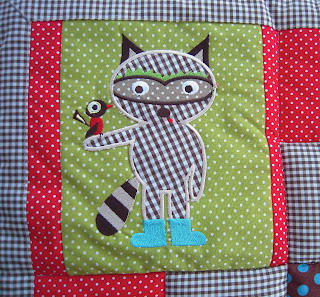 d'Inge: Patchwork-Babydecke Waschbär