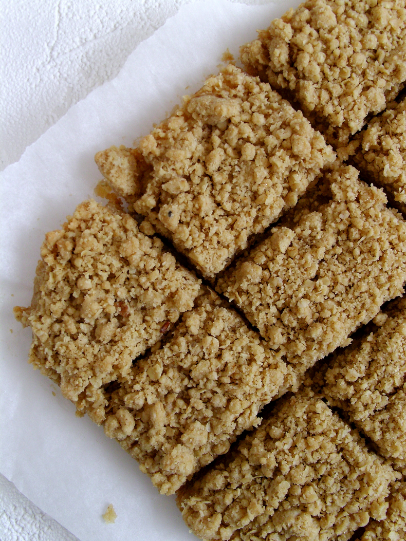 Applesauce Oat Bars apple oatmeal squares