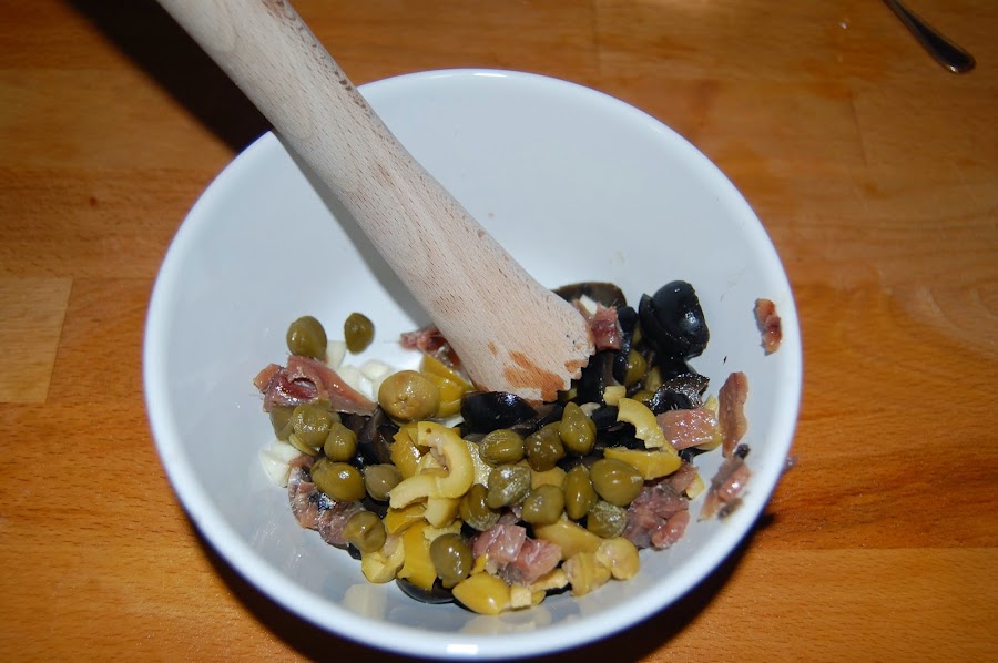 Receta fácil: Pechuga de pollo con tapenade y bacon