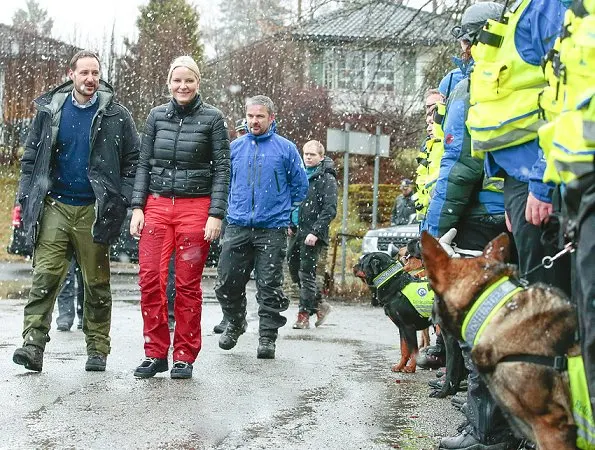 Crown Prince Haakon and Crown Princess Mette-Marit visited Norwegian Rescue Dogs (Norske Redningshunder)