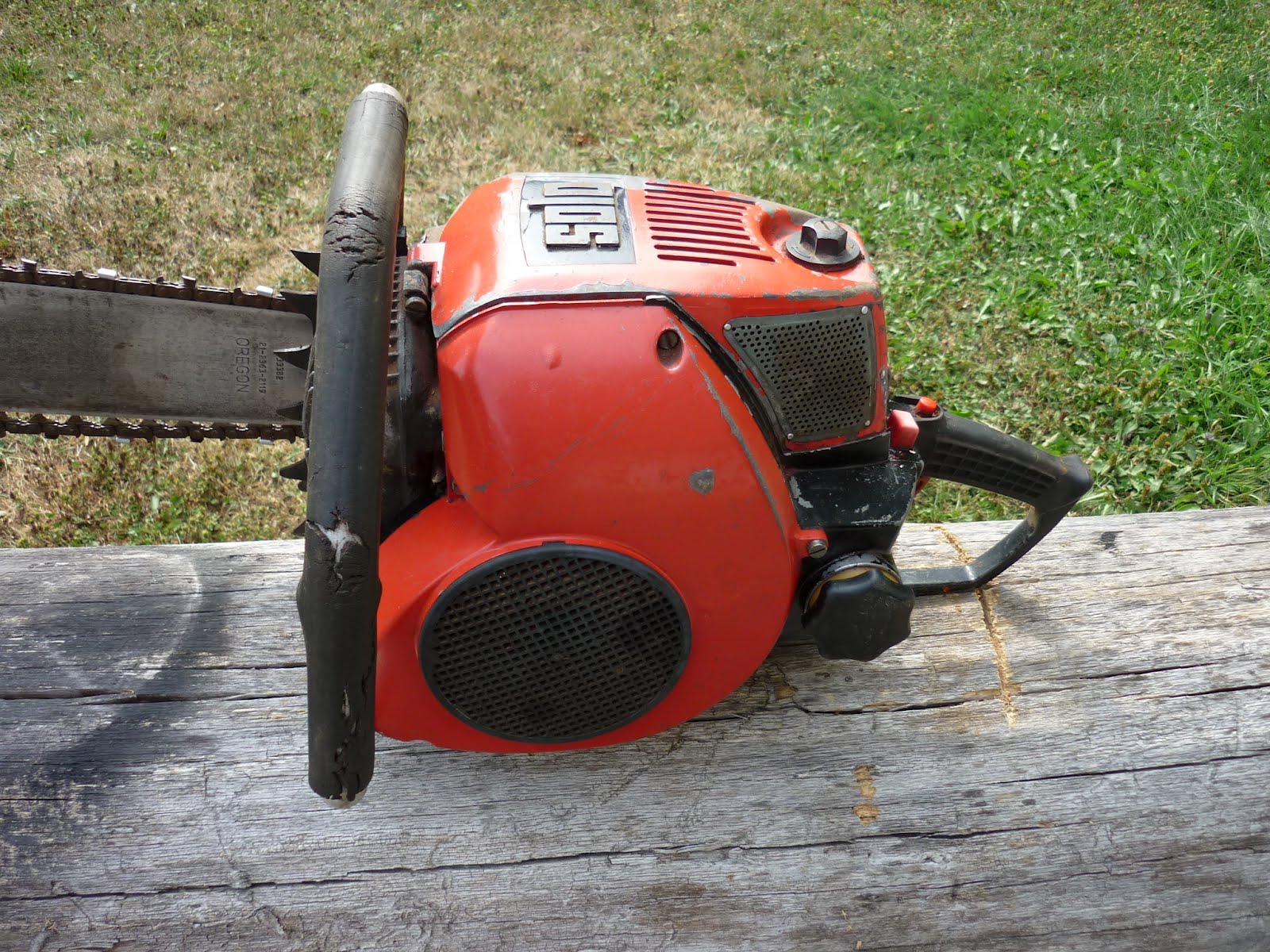 VINTAGE CHAINSAW COLLECTION SOLO 611 TWIN..