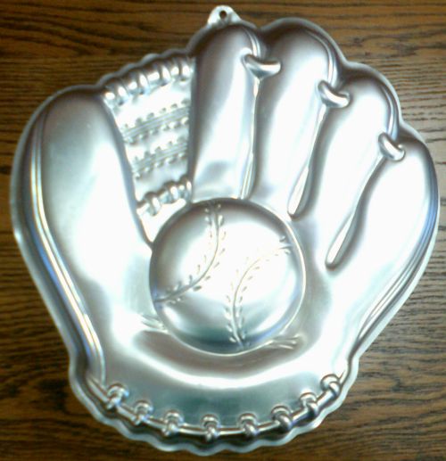 Treasure Box . . . . . 8816463 SOLD Wilton Baseball Glove and Ball