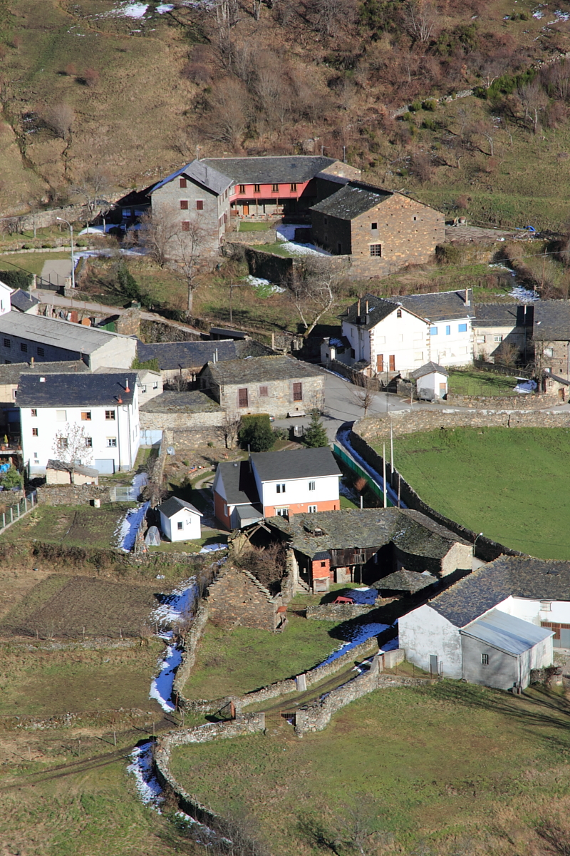Filandón (Noroeste leonés): Orallo (I): dos pueblos, dos leyendas