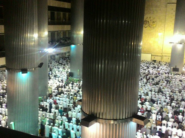 Sebelum Aksi 212 Dimulai, Sholat Subuh Di Istiqlal Serasa Di Masjidil Haram