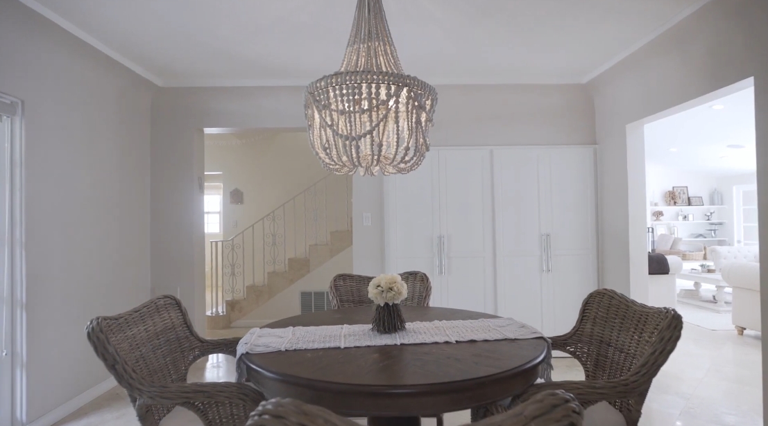 Interior Design vs. 10618 Lindbrook Dr, Los Angeles Luxury Home Tour
