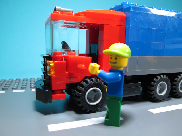 MOC LEGO Camião da distribuição