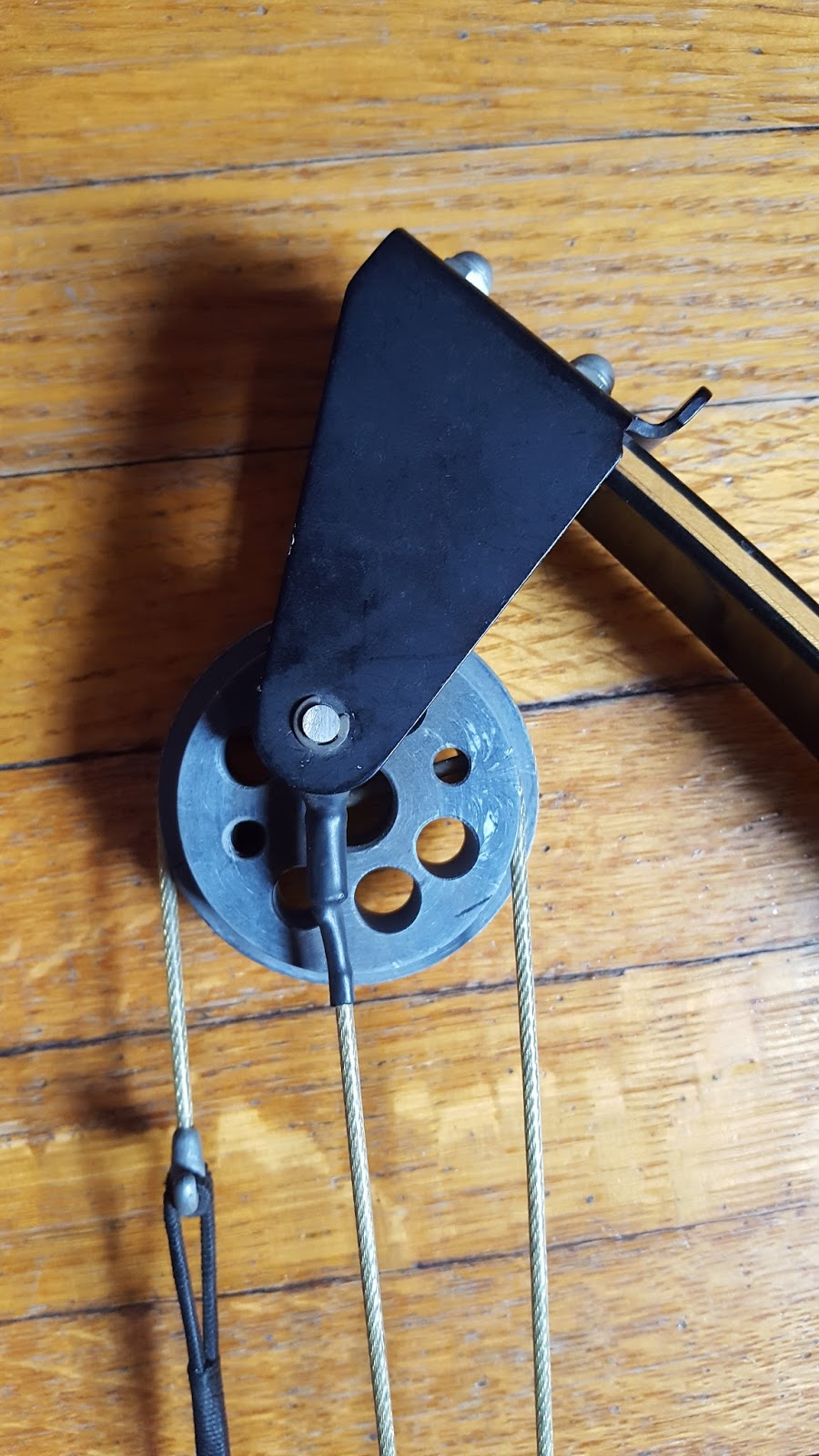 Project Gridless How to Unstring a Vintage Compound Bow and Do Maintenance