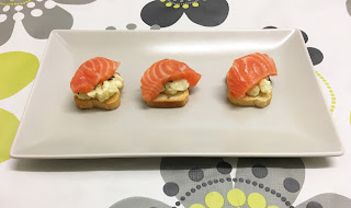 Canapé De Sashimi De Salmón Fresco
