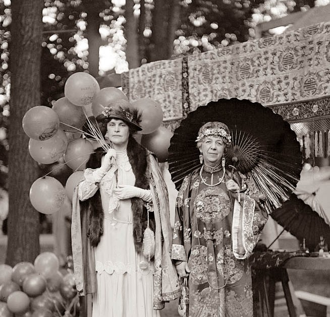 Old Picture of the Day: Women in the 1920's