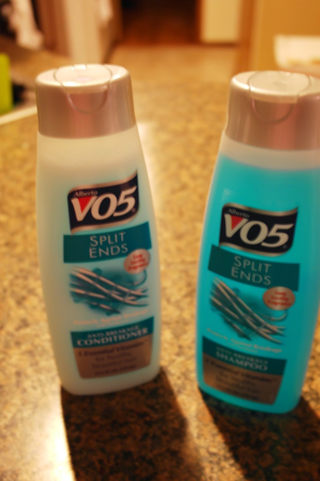 Makeup University Inc VO5 Split Ends AntiBreakage Shampoo