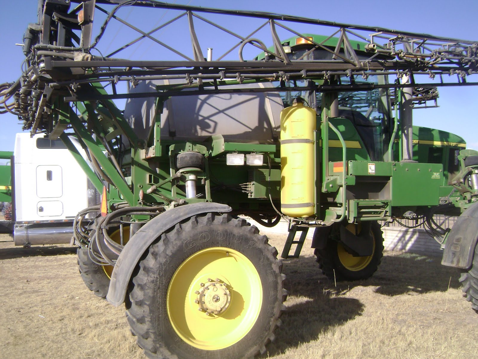 MAQUINARIA AGRICOLA INDUSTRIAL: Fumigadora Autopropulsada John Deere