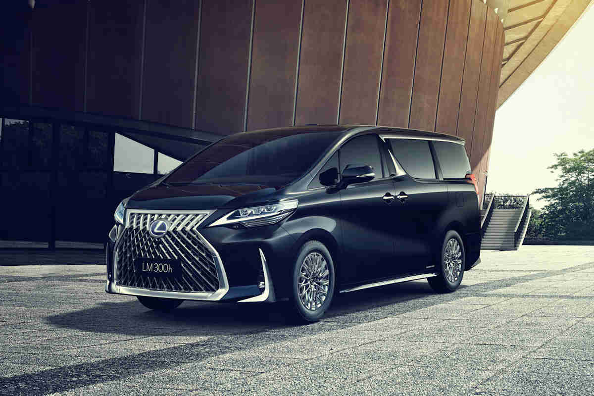 The First-Ever Lexus LM Makes a Rolls-Royce Seem Unnecessary (w/ 15