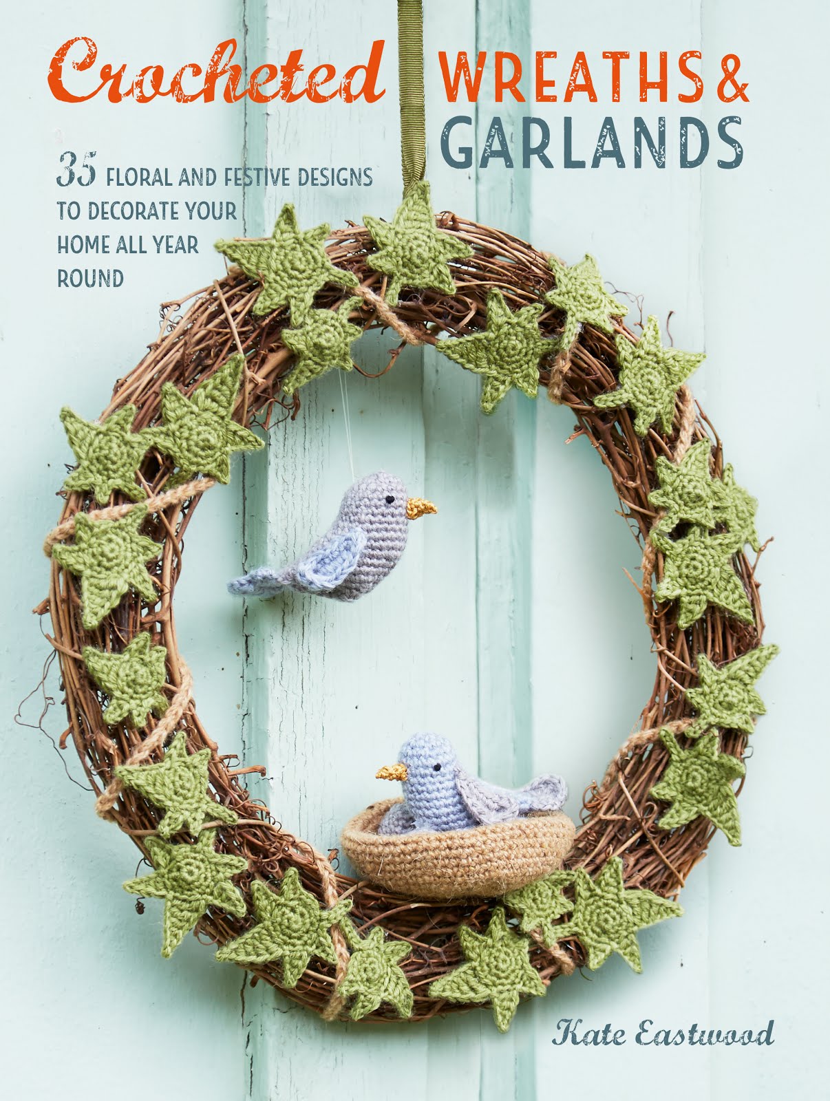 35 Crocheted Wreaths and Garlands