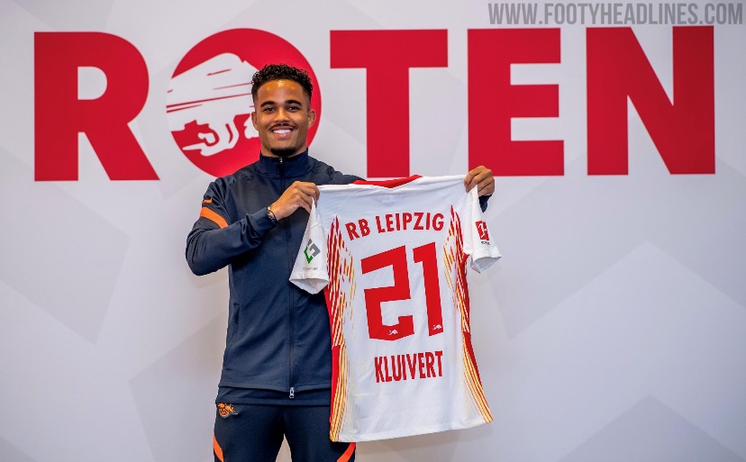 Deadline Day Transfers Overview 30 Player S New Clubs Kit Numbers Cavani 7 Douglas Costa 11 28 More Footy Headlines