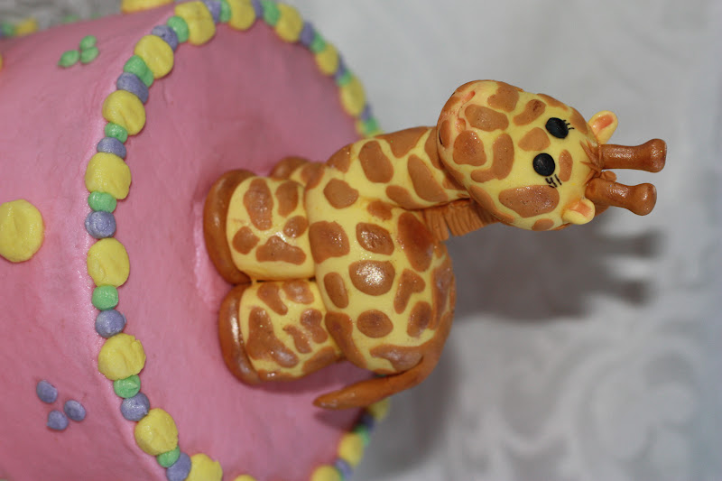 Sweet Celebrations: Giraffe 1st Birthday Cake