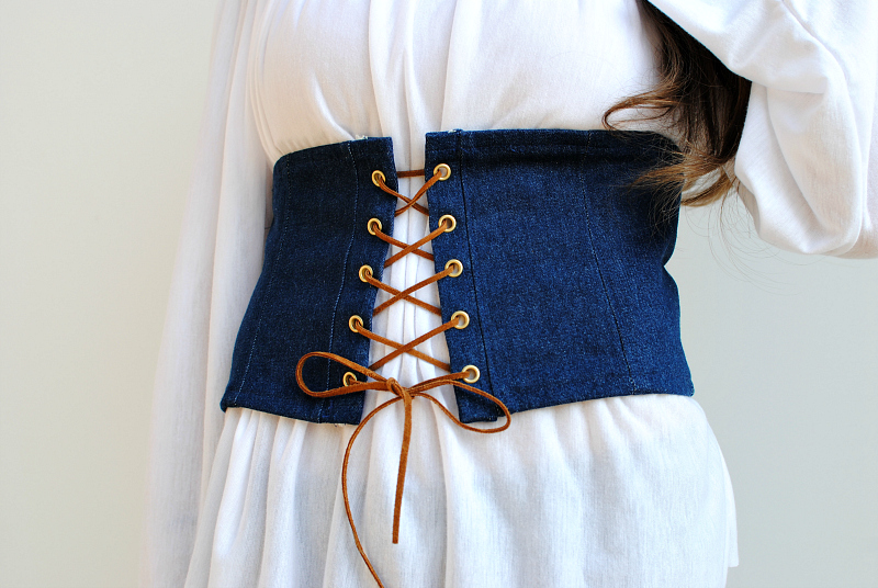Trash To Couture DIY Corset With Dritz Trash To Couture DIY Corset With Dritz