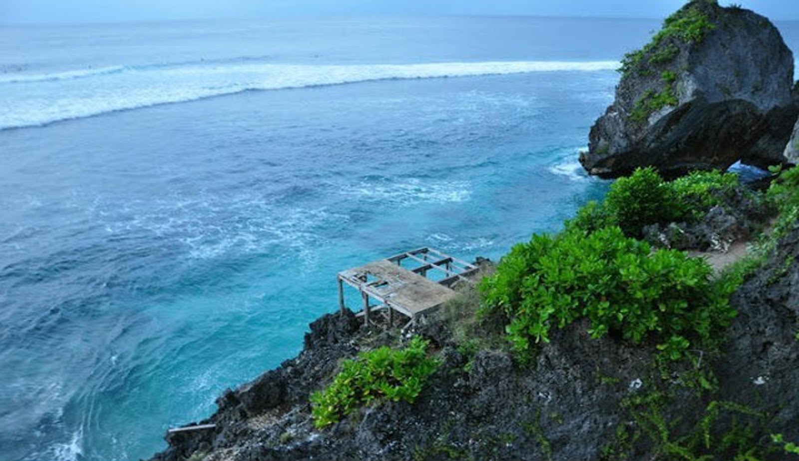 Objek Wisata Di Uluwatu Bali