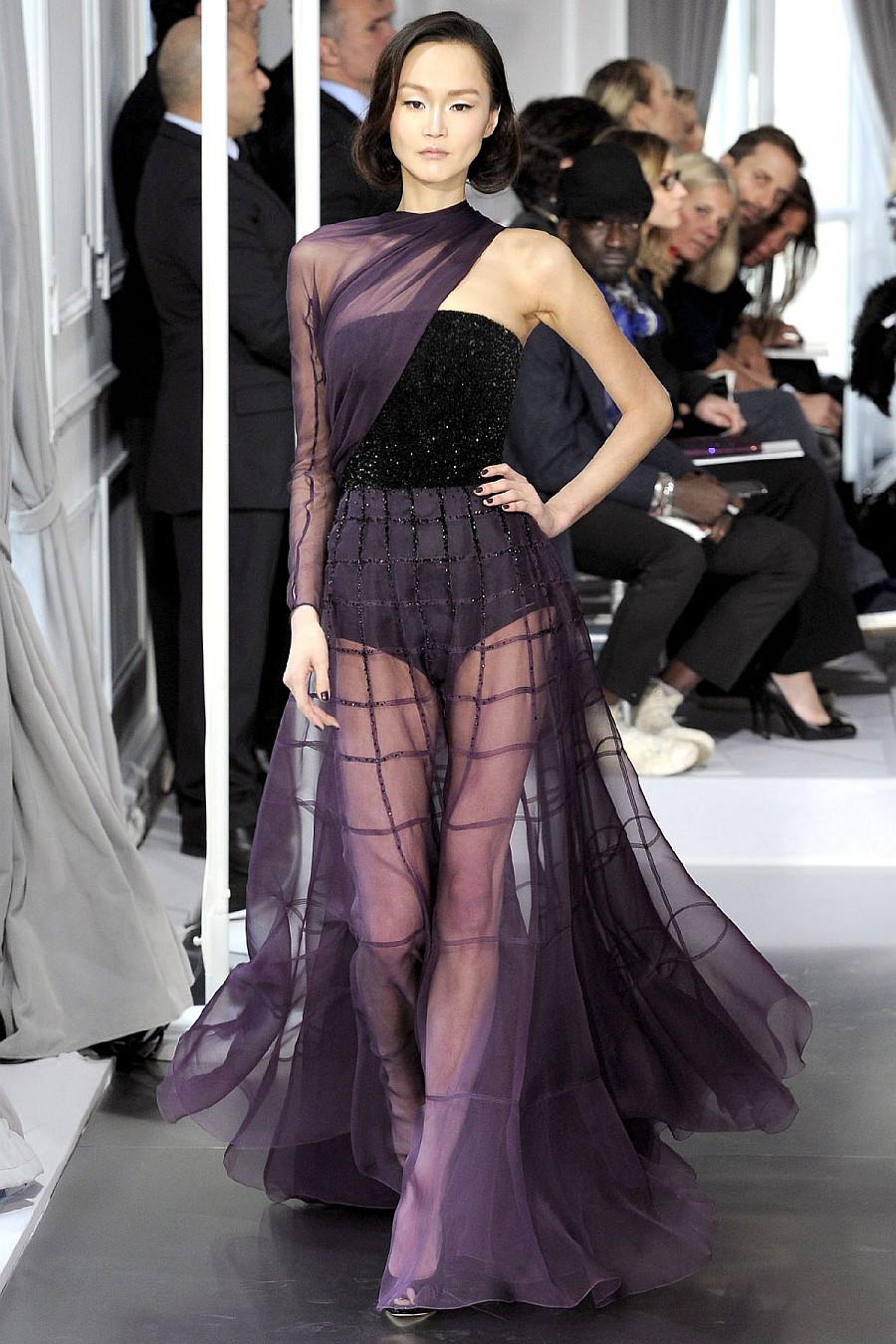 Прозрачный подиум. Коллекция диор 2012. Christian Dior Spring 2012 Couture.