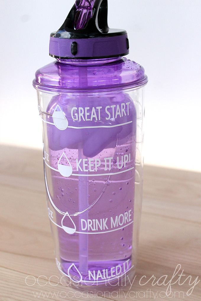 Drink more water with this vinyl decal (file included) that will encourage you throughout your day!