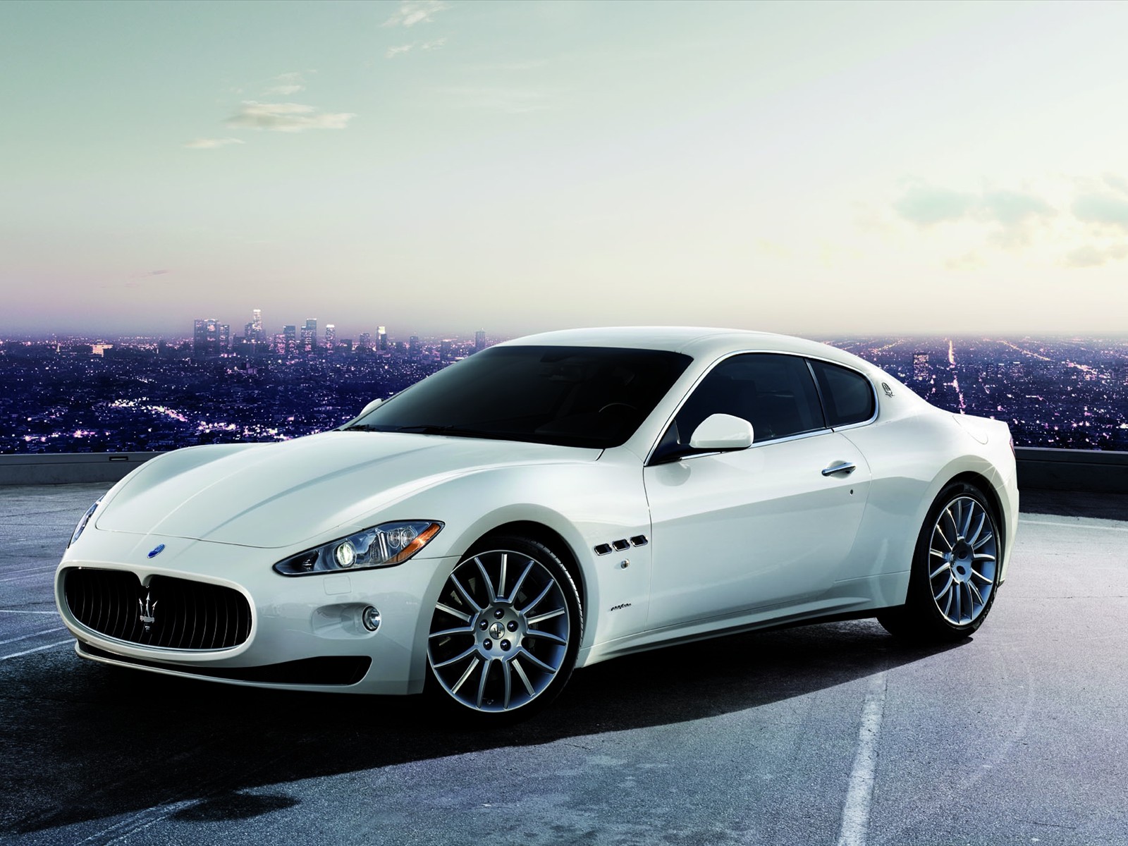 1280x800 Maserati 2009 Granturismo S Mc Sport Line Background
 High Definition for Dekstop and Smartphone
