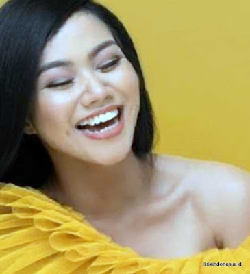lirik lagu cinta dan rahasia yura yunita lirik lagu populer lirik lagu cinta dan rahasia yura yunita lirik lagu populer