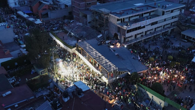 Continúan trabajos de rescate en edificios colapsados en CDMX Continúan trabajos de rescate en edificios colapsados en CDMX