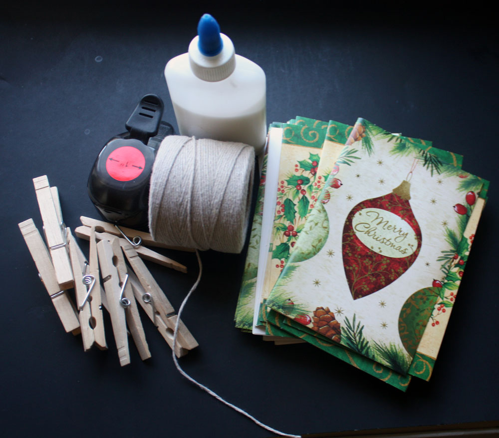 CraftyHope Tutorial Make a Paper and Twine Christmas Garland