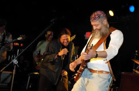 Yosi Piamenta with Allen Black on stage at Club 99 Decatur, GA - 2007/11/01