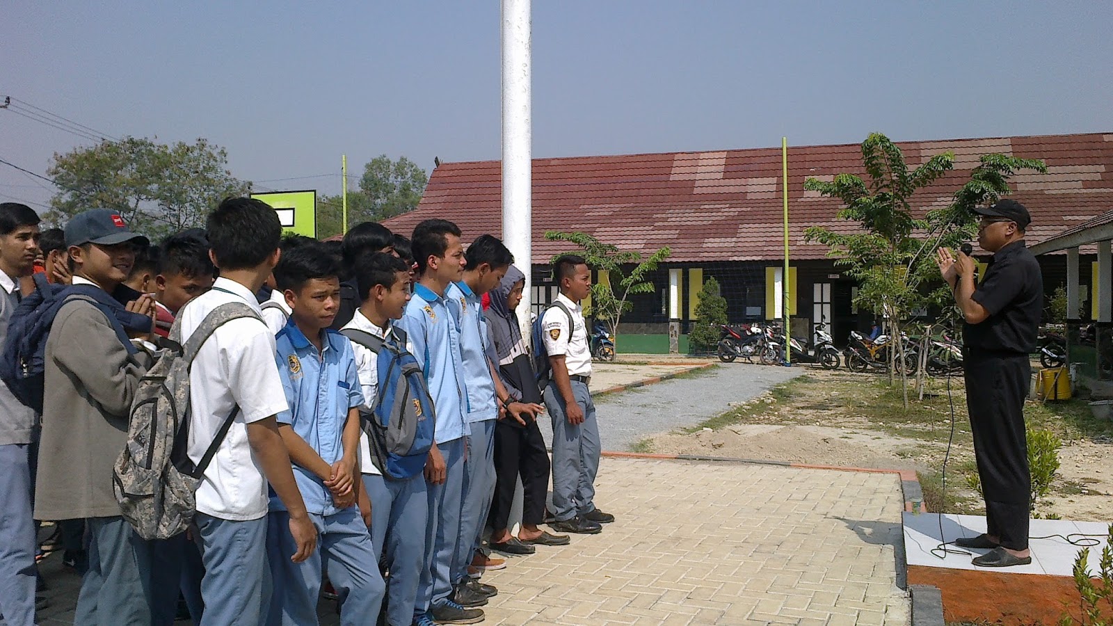 SMK NEGERI 1 SUKATANI: Kegiatan UTS Ganjil dan Penjemputan Siswa