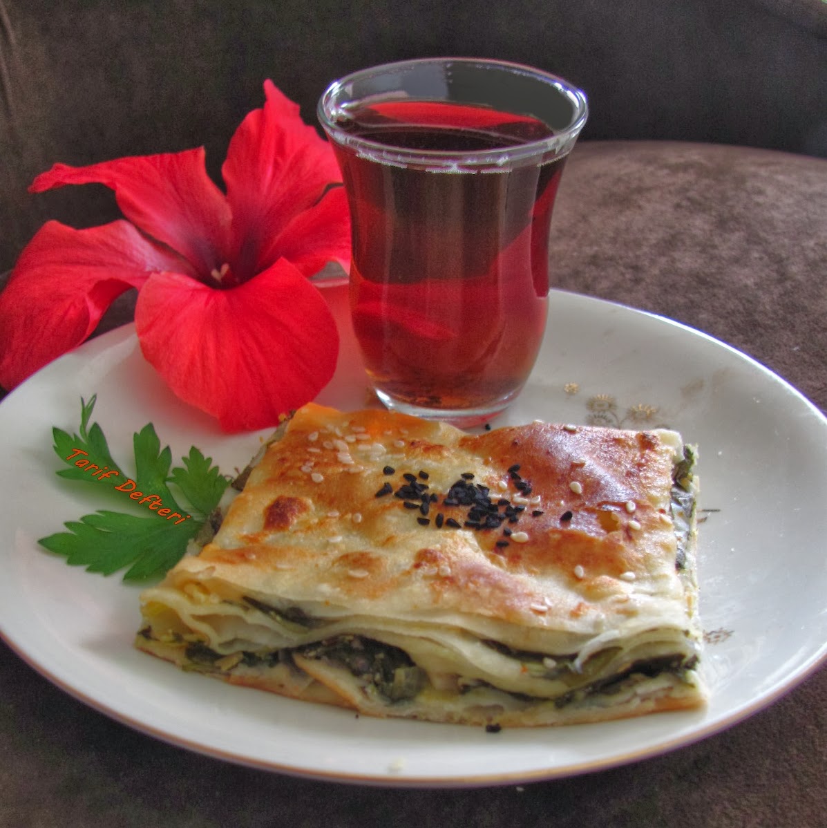tarifdefteri LABADALI BÖREK EV YAPIMI İLİBADALI BÖREK