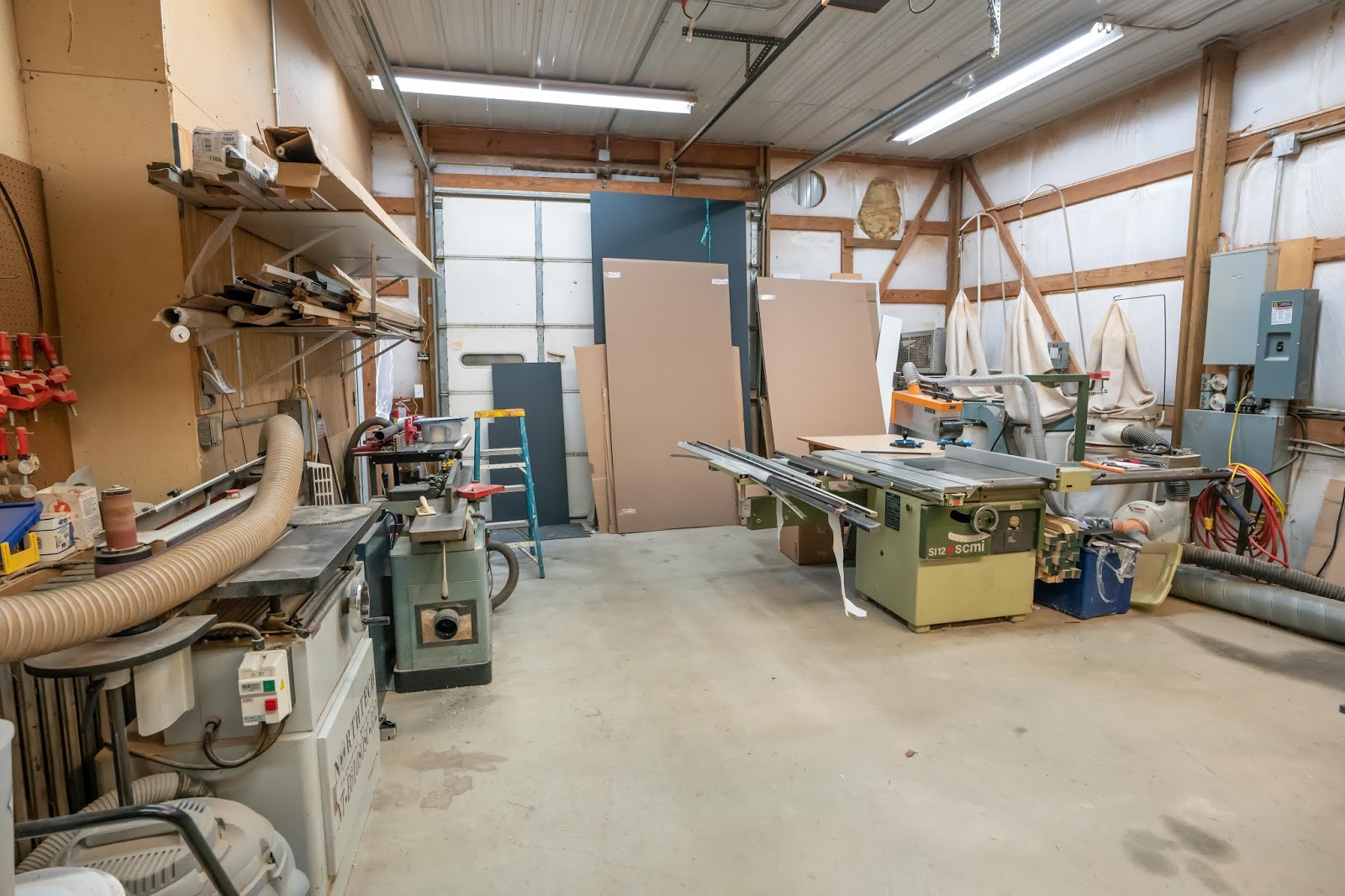 Bergs Canvas Gallery