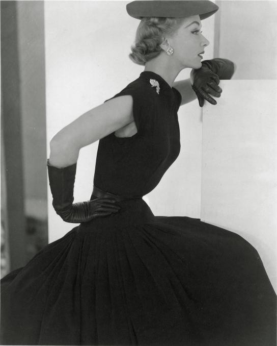 Holly's Blog: Fashion Photography - Research - Horst P Horst