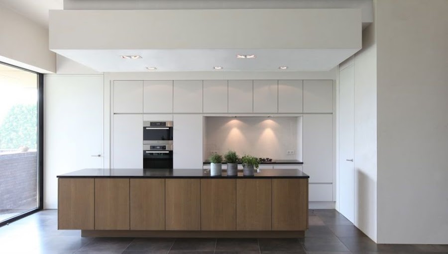 cocina-blanca-y-madera