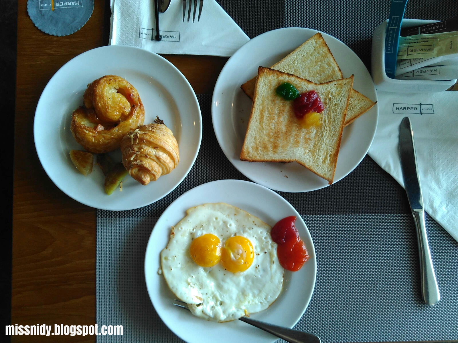 breakfast di harper mangkubumi hotel